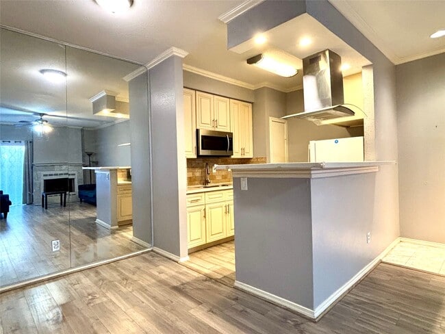 Building Photo - 7950 N Stadium Dr Unit 217