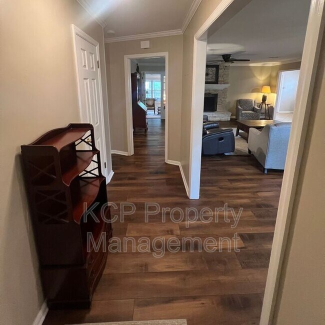 Photo - 10511 Meandering Way