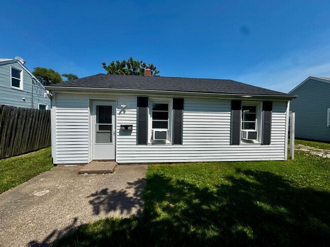 Building Photo - Newly Remodeled Home for Rent in Moline