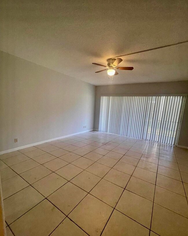 Photo - 628 NW 13th St Unit 0120