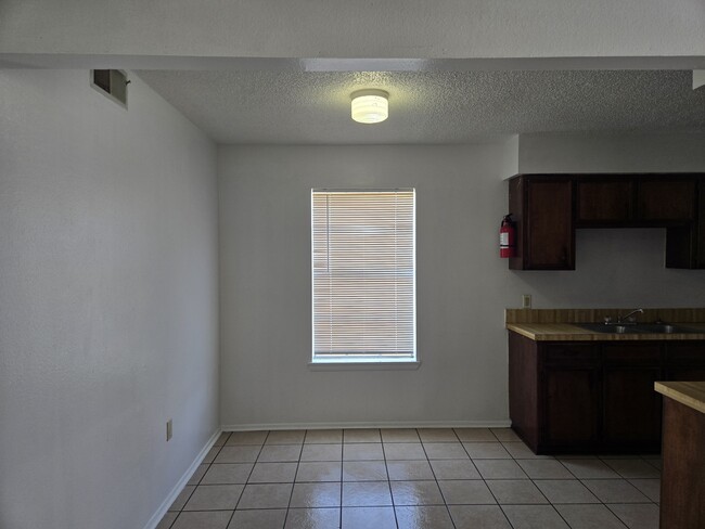 Photo - 100 Melrose Dr