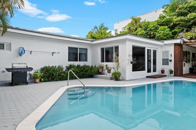 Photo - 3551 E Glencoe St