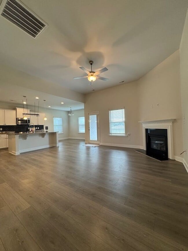 208 S Merganser Dr