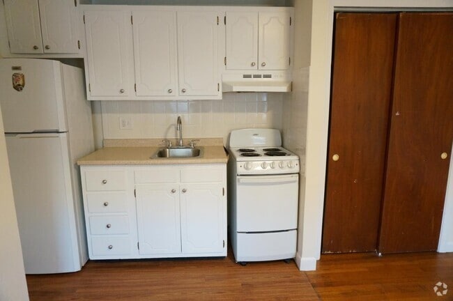 Building Photo - 164 North Beacon St Rental