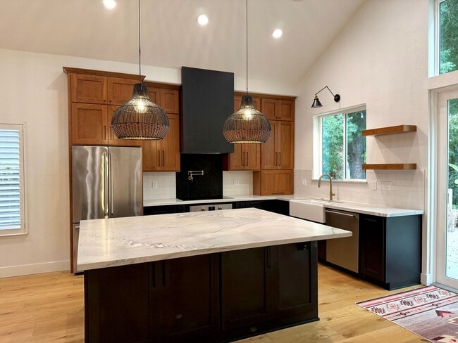 2338 La Lima Way