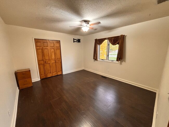 Photo - 710 S Shore Ct