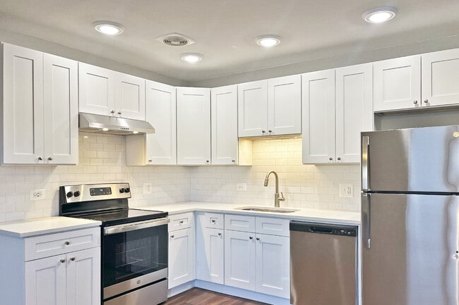 Photo - 516 Des Plaines Ave.