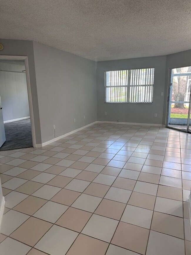 Photo - 2/2 Apartment for Rent at Center Gate comm...