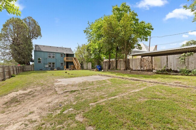 2401 Columbus Ave Unit A
