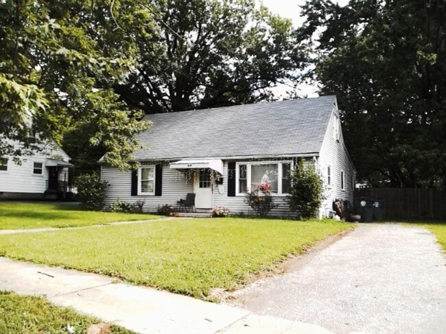 Building Photo - 1647 Strader Dr