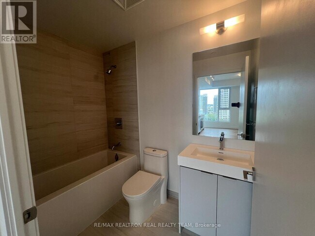 Photo - 804 - 474- CALDARI ROAD Unit 804