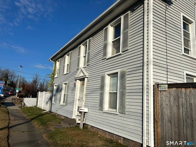 Building Photo - 101 High St Unit #2