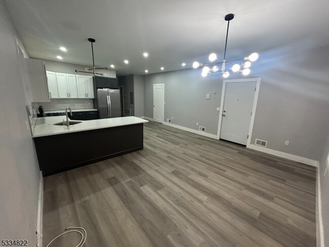 Photo - 254 22nd St Apartamento Unidad 1L