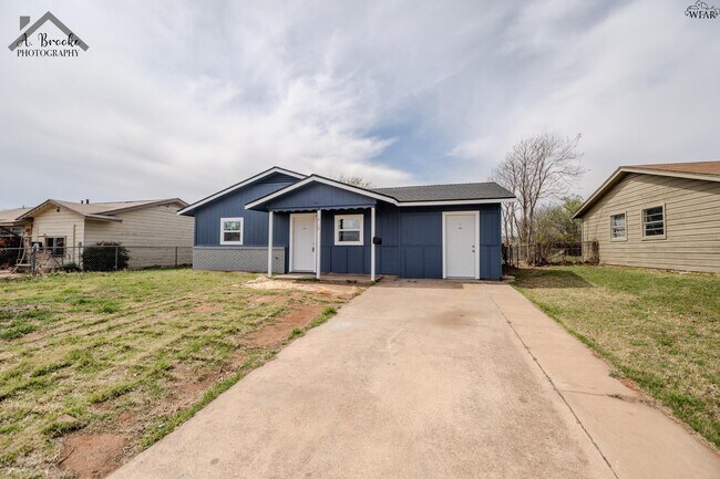 Photo - 1512 Grayfox Pl