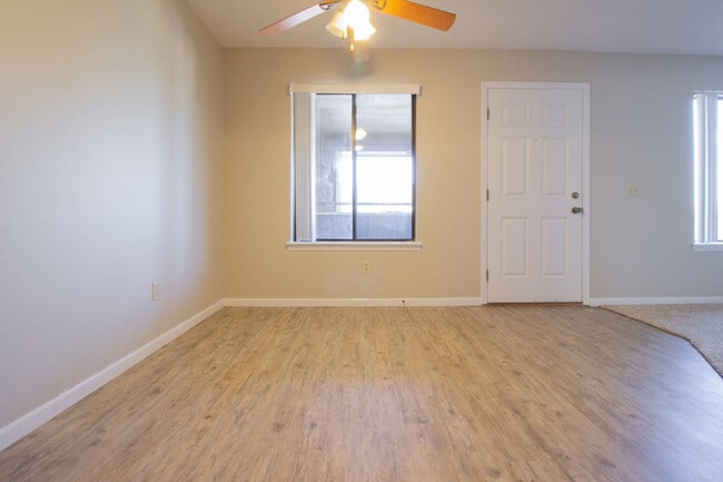 Dining at Crystal Ridge Apartments in Davenport, Iowa - Crystal Ridge Apartments & Townhomes