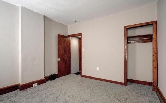 Photo - 833 Spruce St