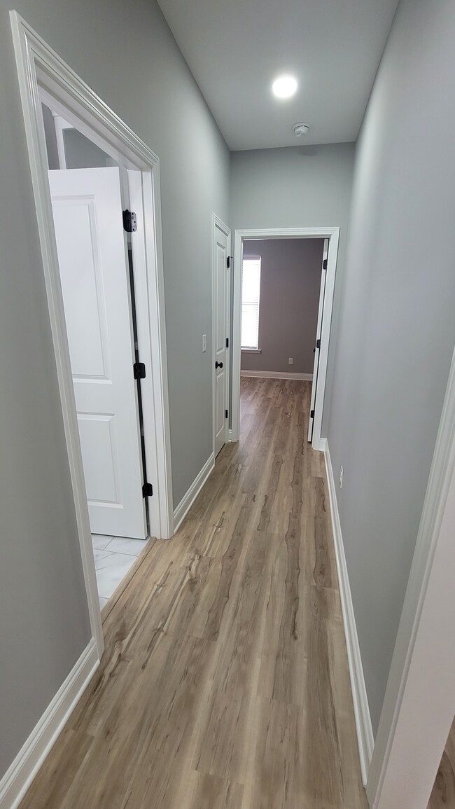 Photo - 1031 Wessex Dr