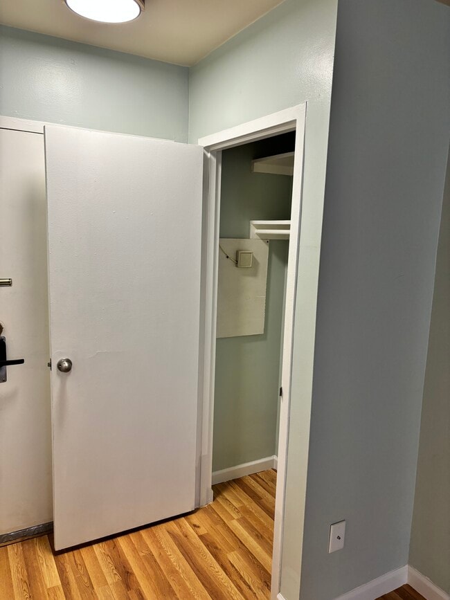Photo - 1121 ARLINGTON Unidad River Place North # 324
