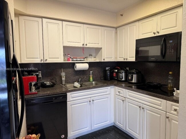 Photo - 650 Palm Ave Unidad 2-B6 Rental