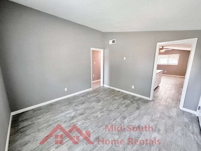 Photo - 1775 Colonial Hills Dr