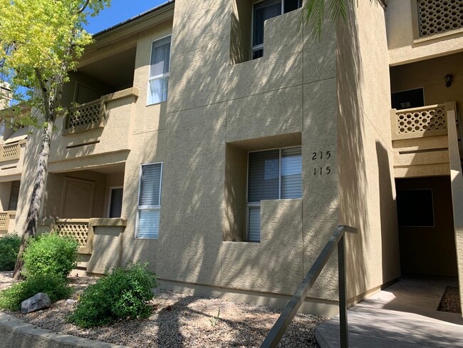 Building Photo - 1880 E Morten Ave Unit Preserve #115 Rental