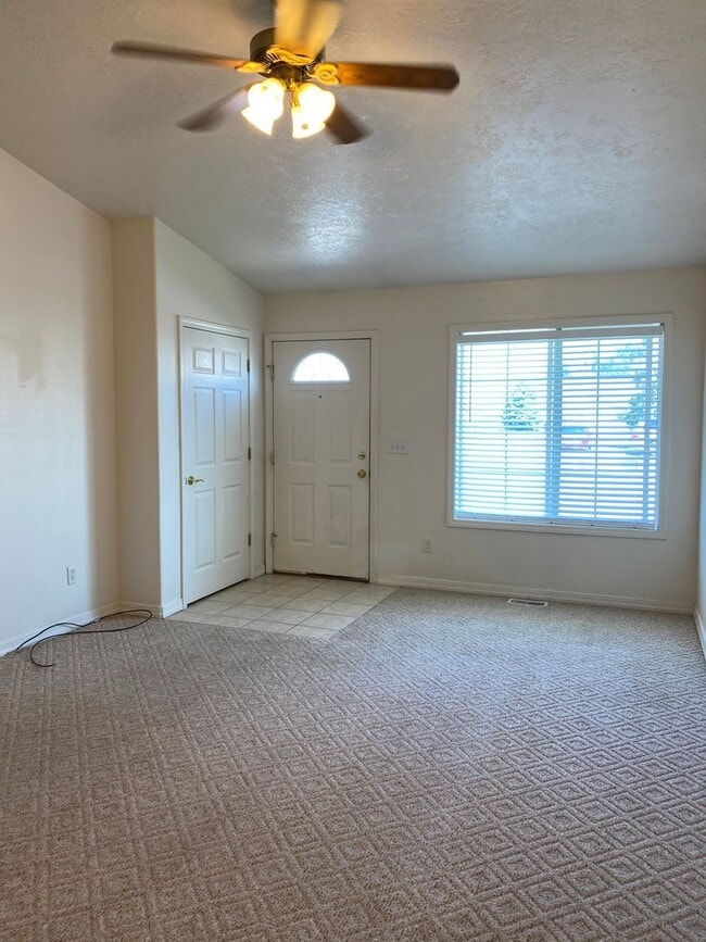 Photo - 2 Bed, 1 Bath Rocky Mountain Townhome w/ Garage & In-Unit Laundry