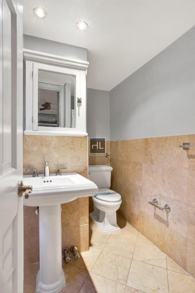 Photo - Perry Street Unit 16