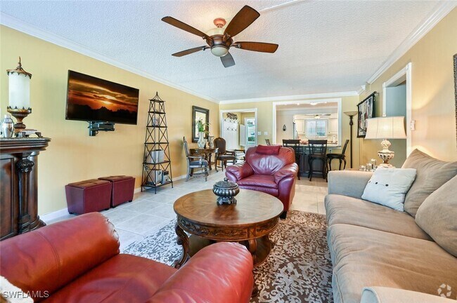 Building Photo - 215 Cypress Way E Unit C2 Rental