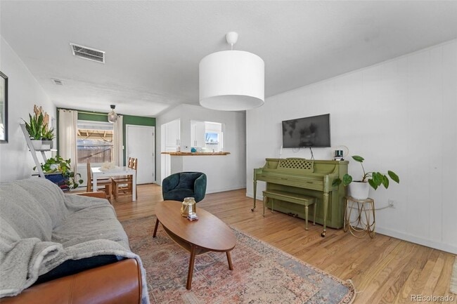 Photo - 305 Maplewood Dr