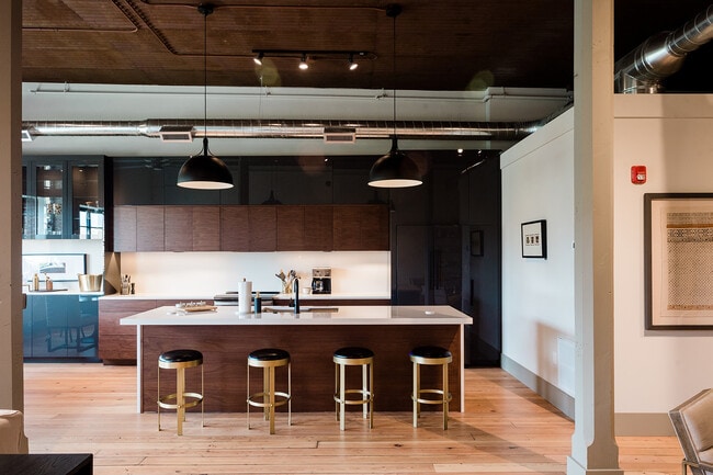 Kitchen - 314 Poyntz Ave Unit 202