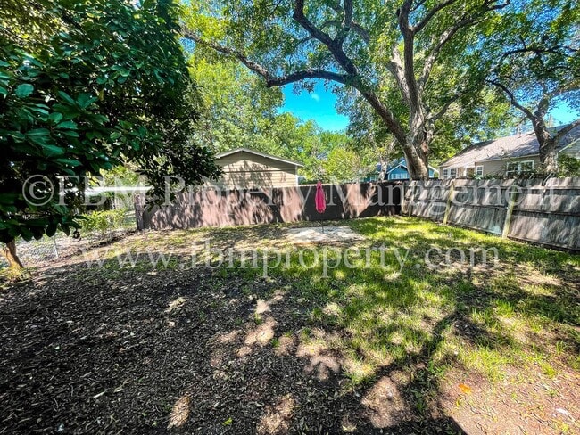 Photo - 409 Grace St