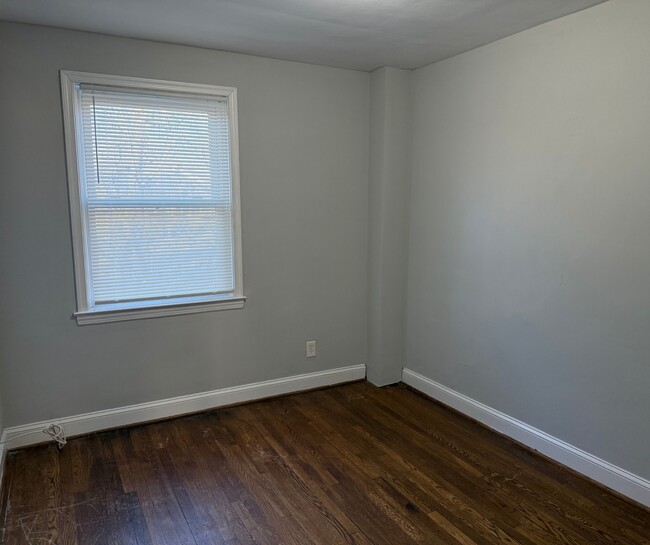 Photo - Cozy renovated 2 bedroom apartment Unit 2