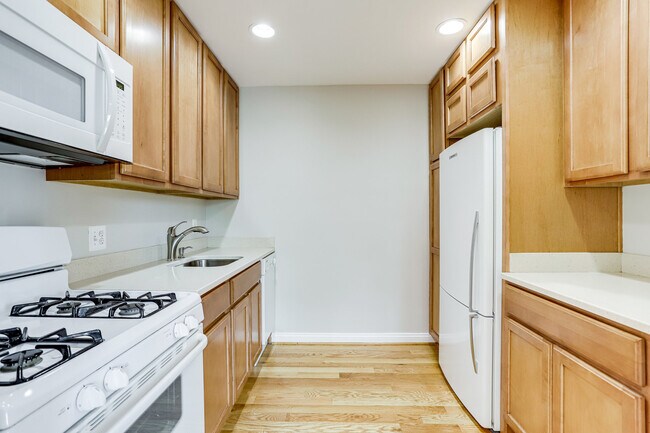 Photo - 3515 Washington Blvd Unit #210