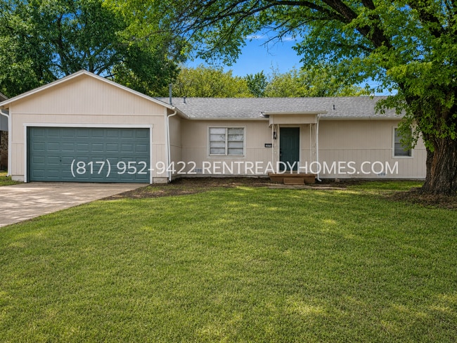Building Photo - 3733 Columbine Dr