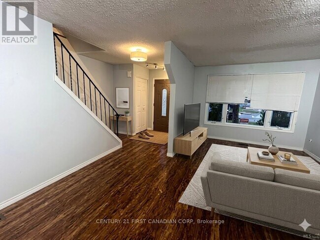 Photo - 1470 Aldersbrook Rd