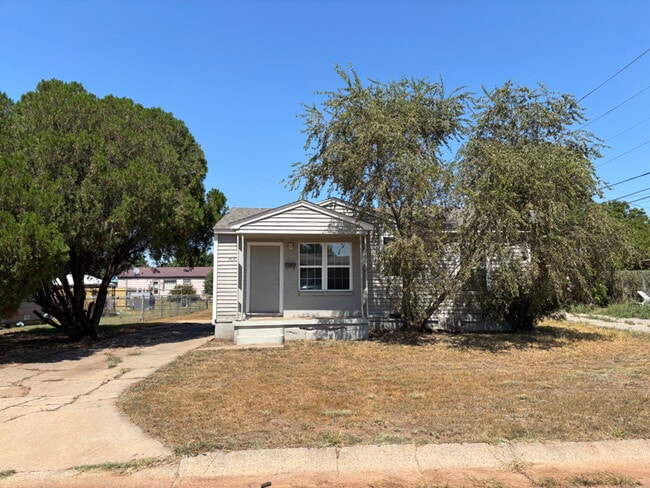 Photo - 509 Chris Ave