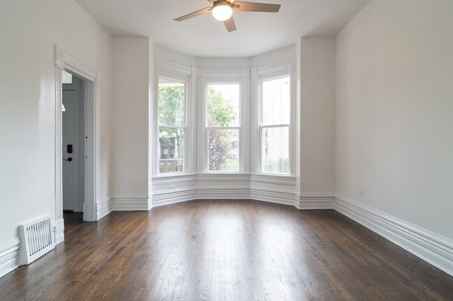 Living Room 1 - 1714 N Whipple St Unit 1A