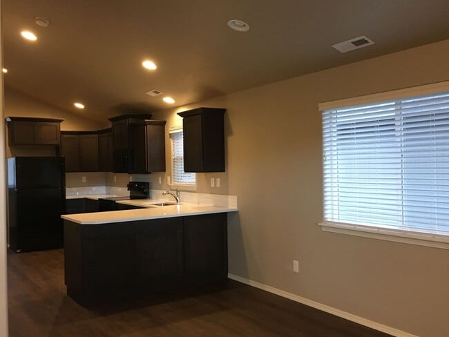 Photo - Single Level 2 Bedroom / 1 Bathroom in SW Redmond