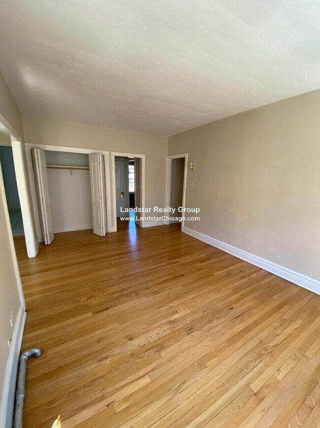 Photo - 918 Reba Pl Unit 3S