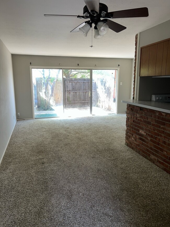 Photo - 3000 W Illinois Ave