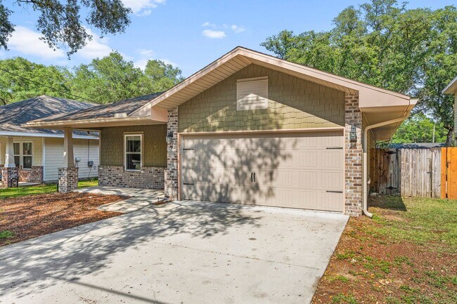 Photo - Modern Home in the Heart of Niceville!