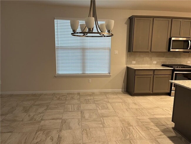 Photo - 605 Elm Green St