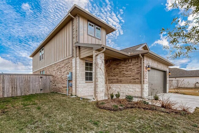 Photo - 3208 Cullen Trce