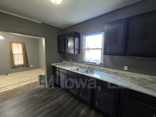 Photo - 709 Kern St