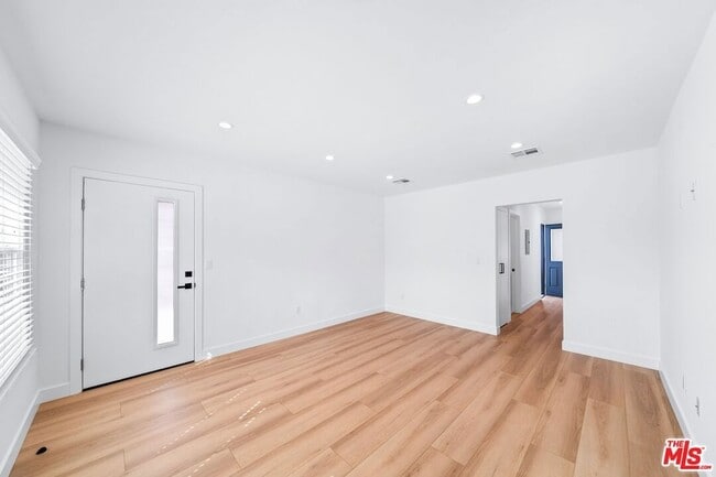 Photo - 1258 Mariposa St