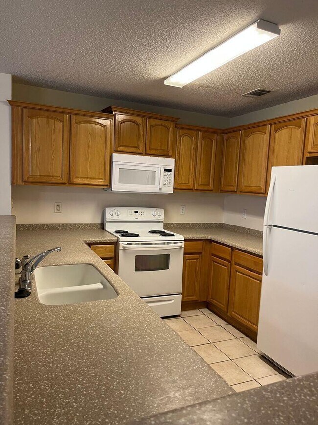 Photo - 202 Johnson Ct