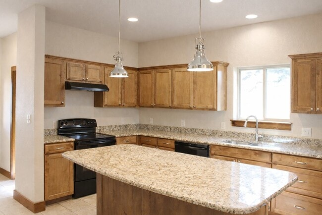 Photo - 701 Bushwhack Rd