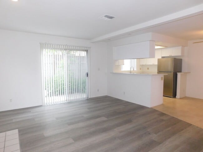 Photo - ALH7811 Unit B