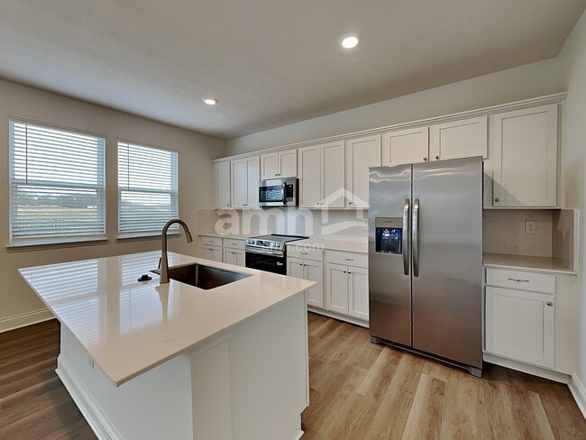 Photo - 932 Heritage Blvd