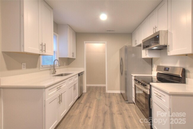 Photo - 1024 Sharon Dr